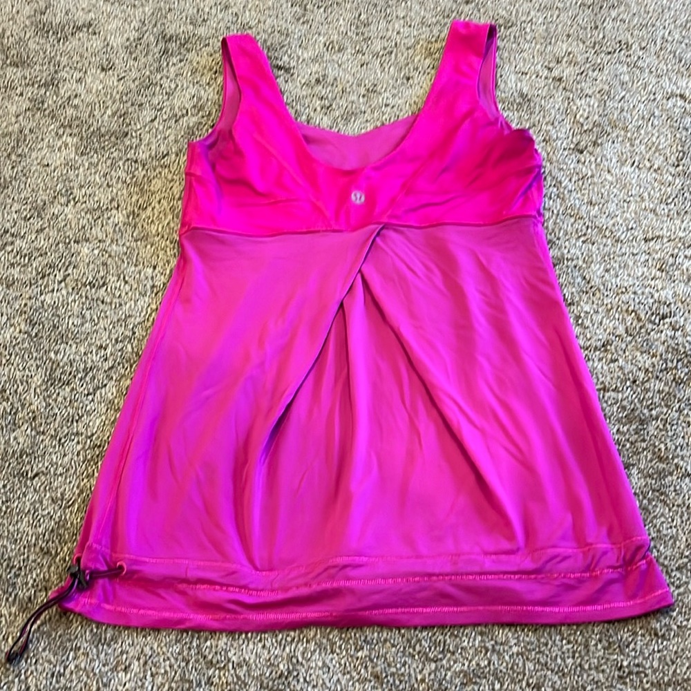 Lululemon tank